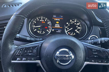 Внедорожник / Кроссовер Nissan Rogue 2019 в 