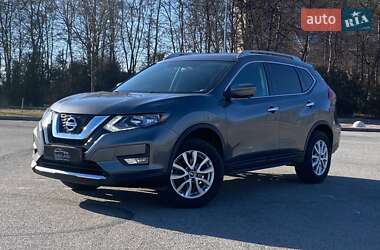 Внедорожник / Кроссовер Nissan Rogue 2017 в Львове