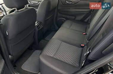 Внедорожник / Кроссовер Nissan Rogue 2018 в 