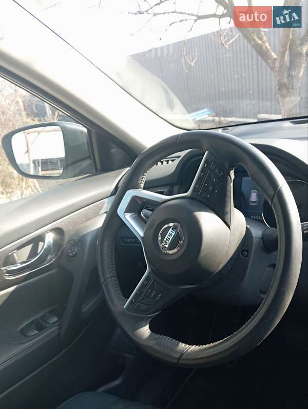 Позашляховик / Кросовер Nissan Rogue 2017 в Ковелі