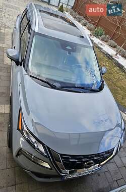 Внедорожник / Кроссовер Nissan Rogue 2020 в 