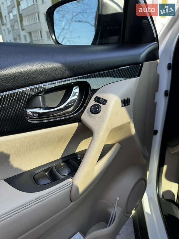 Внедорожник / Кроссовер Nissan Rogue 2018 в Виннице