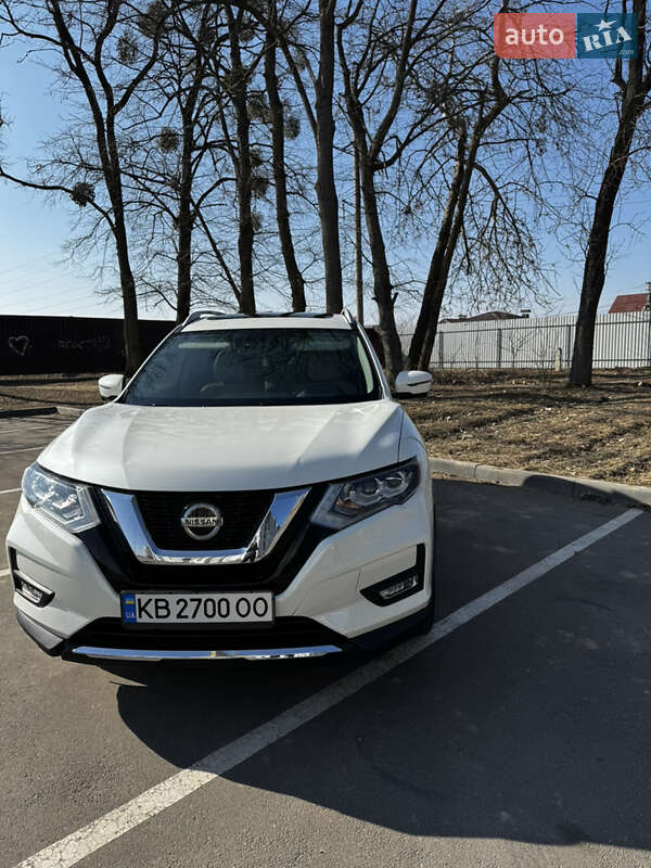 Внедорожник / Кроссовер Nissan Rogue 2018 в Виннице