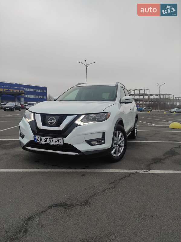 Внедорожник / Кроссовер Nissan Rogue 2017 в Киеве