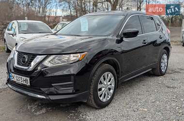 Внедорожник / Кроссовер Nissan Rogue 2017 в Ровно