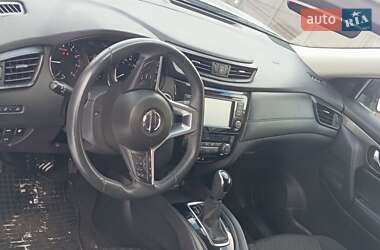Внедорожник / Кроссовер Nissan Rogue 2017 в 