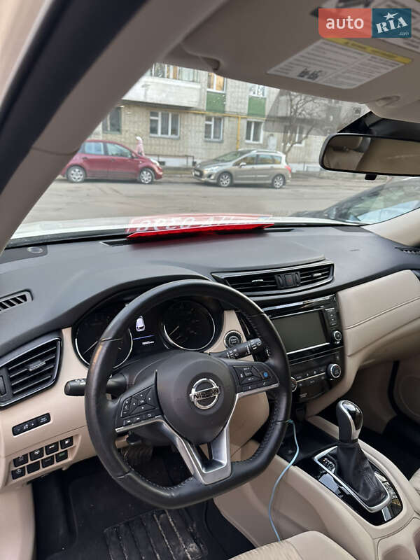 Внедорожник / Кроссовер Nissan Rogue 2020 в Львове