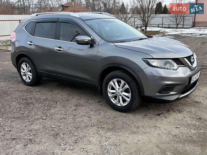 Позашляховик / Кросовер Nissan Rogue 2016 в Охтирці