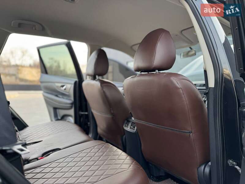 Внедорожник / Кроссовер Nissan Rogue 2016 в Одессе