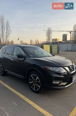 Внедорожник / Кроссовер Nissan Rogue 2017 в 
