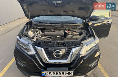 Внедорожник / Кроссовер Nissan Rogue 2017 в 