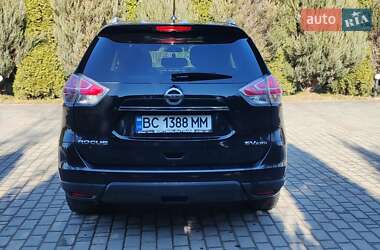 Позашляховик / Кросовер Nissan Rogue 2016 в 
