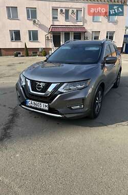 Внедорожник / Кроссовер Nissan Rogue 2017 в Черкассах