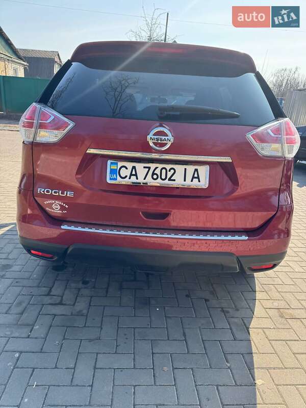 Внедорожник / Кроссовер Nissan Rogue 2016 в Черкассах