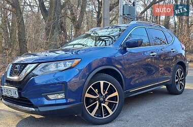Внедорожник / Кроссовер Nissan Rogue 2018 в 