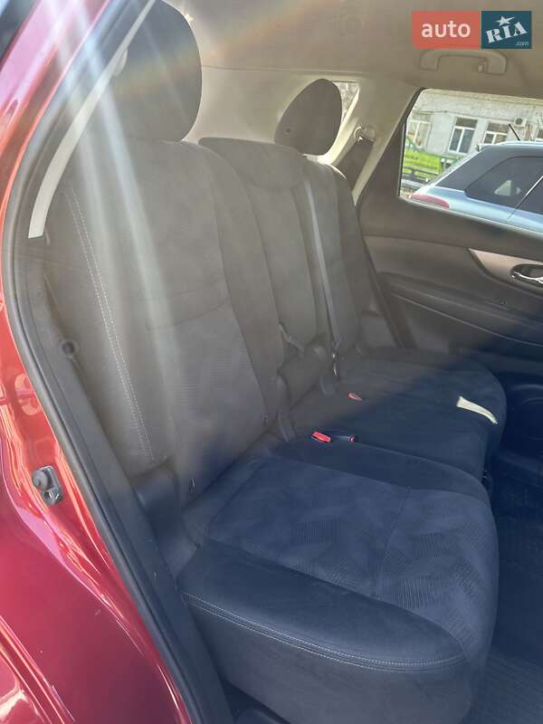 Позашляховик / Кросовер Nissan Rogue 2015 в Запоріжжі