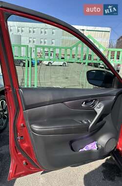 Внедорожник / Кроссовер Nissan Rogue 2015 в 
