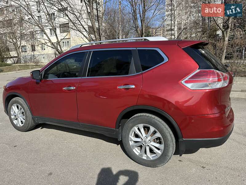 Позашляховик / Кросовер Nissan Rogue 2015 в Запоріжжі