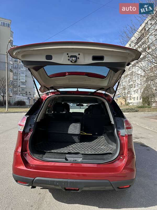 Позашляховик / Кросовер Nissan Rogue 2015 в Запоріжжі