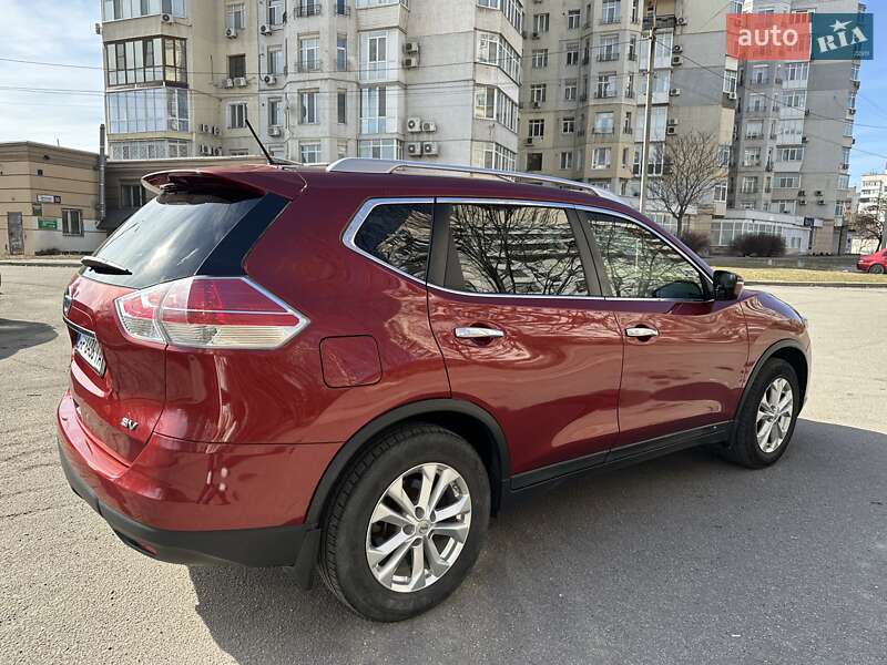 Позашляховик / Кросовер Nissan Rogue 2015 в Запоріжжі