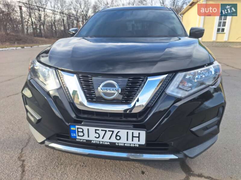 Внедорожник / Кроссовер Nissan Rogue 2017 в Полтаве