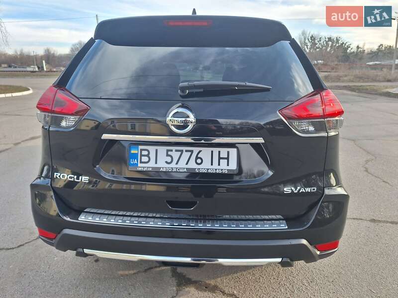 Внедорожник / Кроссовер Nissan Rogue 2017 в Полтаве