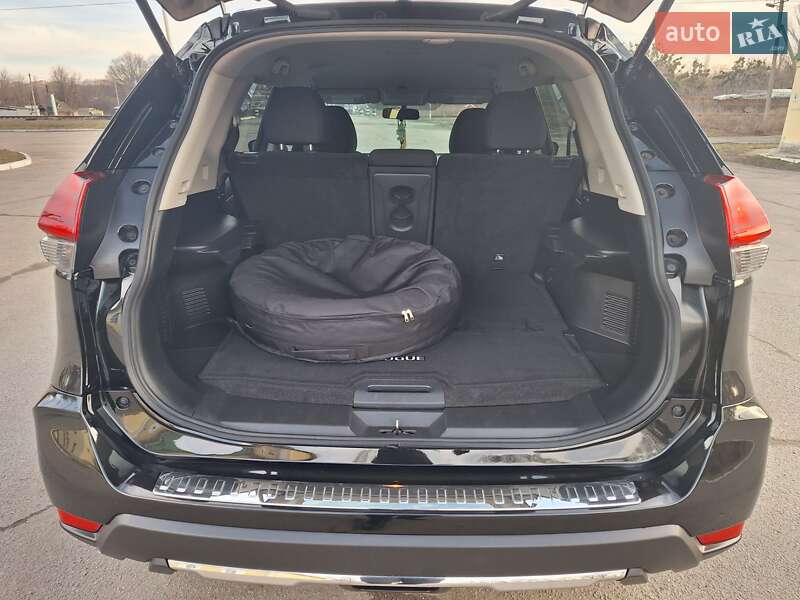 Внедорожник / Кроссовер Nissan Rogue 2017 в Полтаве