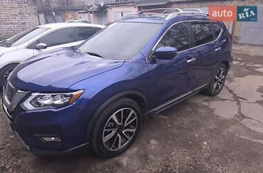 Внедорожник / Кроссовер Nissan Rogue 2019 в 