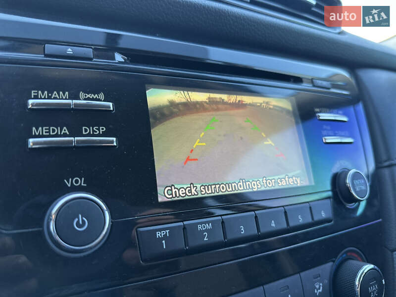 Позашляховик / Кросовер Nissan Rogue 2016 в Коростені