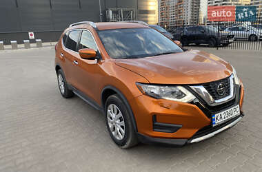 Внедорожник / Кроссовер Nissan Rogue 2017 в Киеве