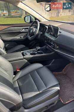 Внедорожник / Кроссовер Nissan Rogue 2021 в 
