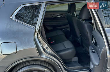 Внедорожник / Кроссовер Nissan Rogue 2019 в 
