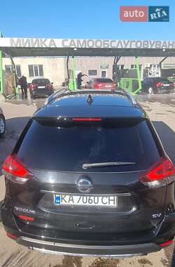 Внедорожник / Кроссовер Nissan Rogue 2017 в Чернигове