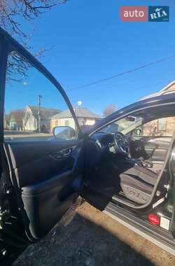 Внедорожник / Кроссовер Nissan Rogue 2017 в Чернигове