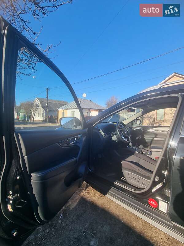 Позашляховик / Кросовер Nissan Rogue 2017 в Чернігові