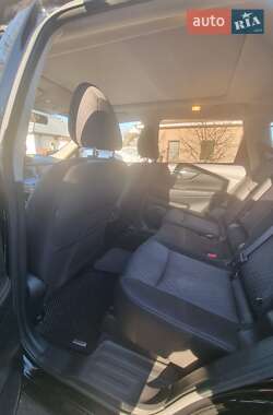 Внедорожник / Кроссовер Nissan Rogue 2017 в Чернигове