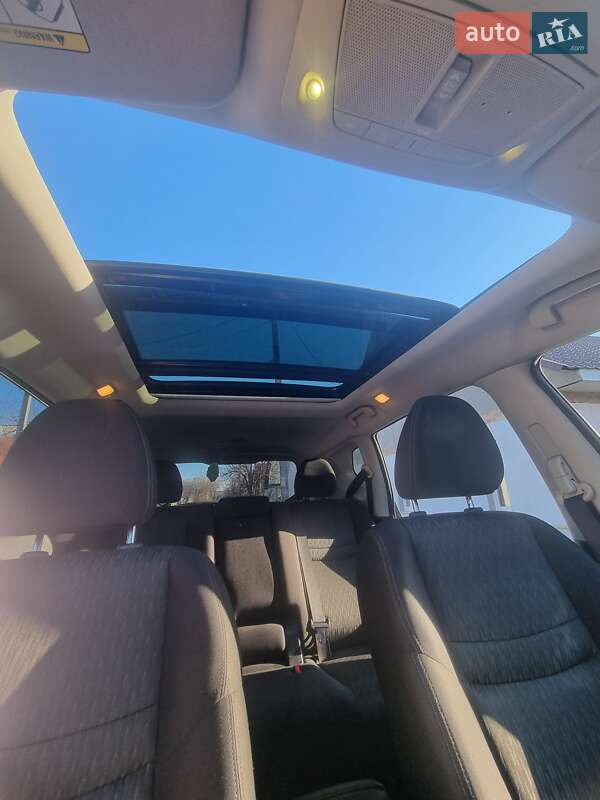 Позашляховик / Кросовер Nissan Rogue 2017 в Чернігові