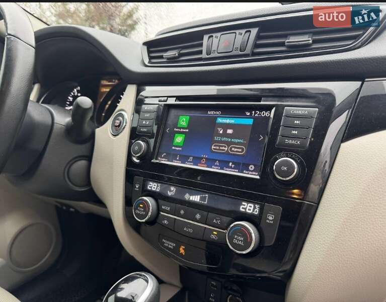 Позашляховик / Кросовер Nissan Rogue 2018 в Чернівцях