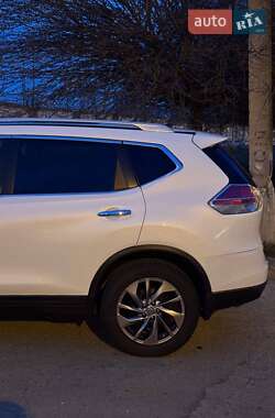 Позашляховик / Кросовер Nissan Rogue 2015 в 