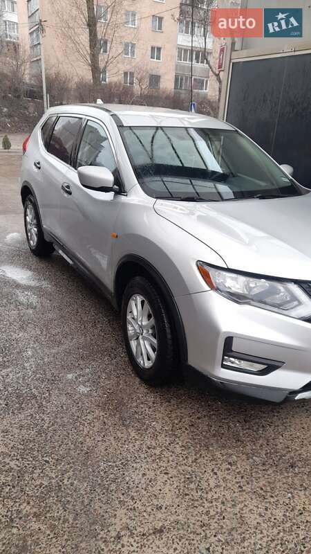 Позашляховик / Кросовер Nissan Rogue 2017 в Тернополі фото 4 Позашляховик / Кросовер Nissan Rogue 2017 в Тернополі