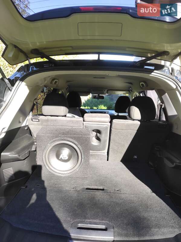 Внедорожник / Кроссовер Nissan Rogue 2015 в Львове