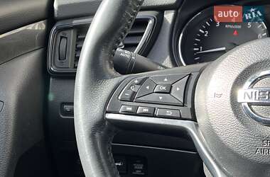 Внедорожник / Кроссовер Nissan Rogue 2016 в 