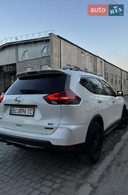Внедорожник / Кроссовер Nissan Rogue 2018 в 