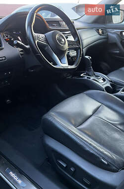 Внедорожник / Кроссовер Nissan Rogue 2018 в 