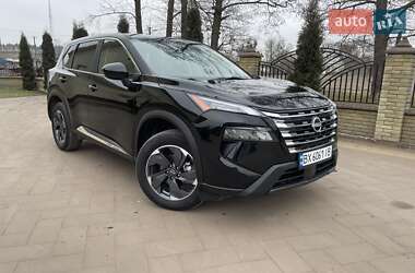 Внедорожник / Кроссовер Nissan Rogue 2023 в 