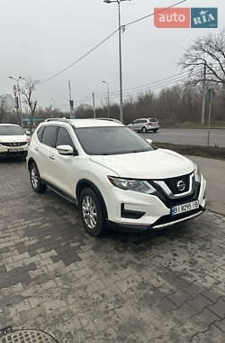 Позашляховик / Кросовер Nissan Rogue 2016 в Полтаві