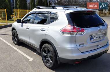 Внедорожник / Кроссовер Nissan Rogue 2016 в 