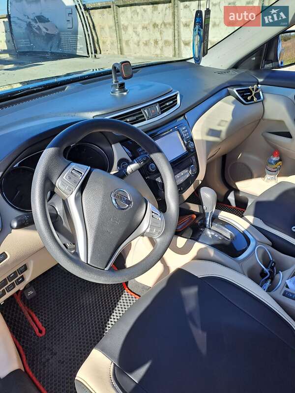 Внедорожник / Кроссовер Nissan Rogue 2016 в Ужгороде