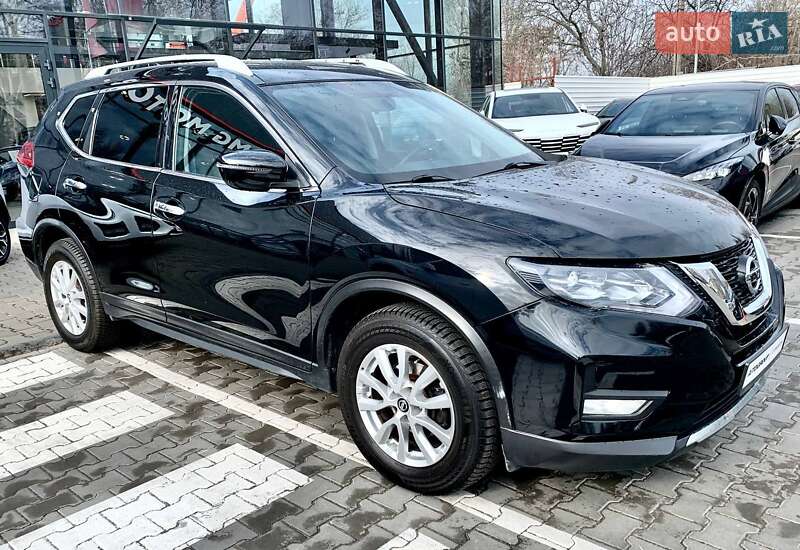 Внедорожник / Кроссовер Nissan Rogue 2017 в Одессе