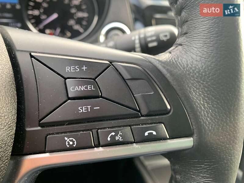 Внедорожник / Кроссовер Nissan Rogue 2017 в Одессе